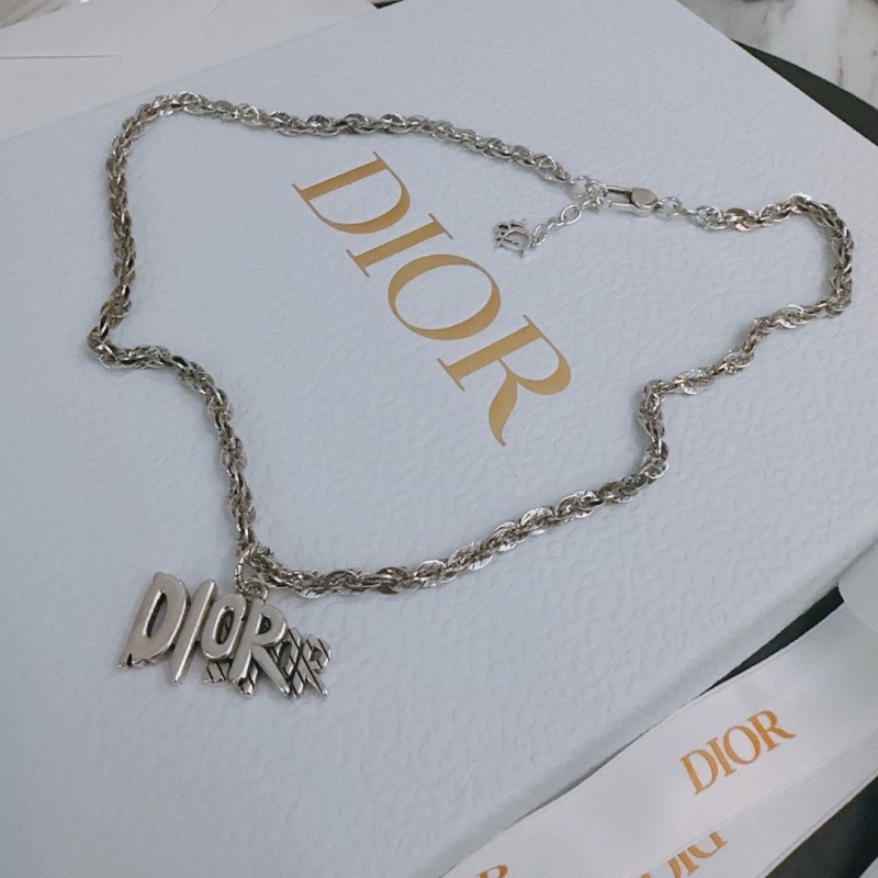 chr1st1an D10r necklaces